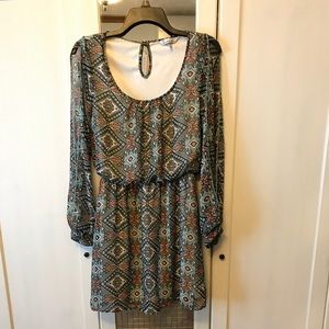 Dress, long sleeve opens on arms